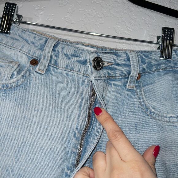Zara Light‎ Blue Wash Mom Fit High Rise Jeans Size 2 - Picture 3 of 6